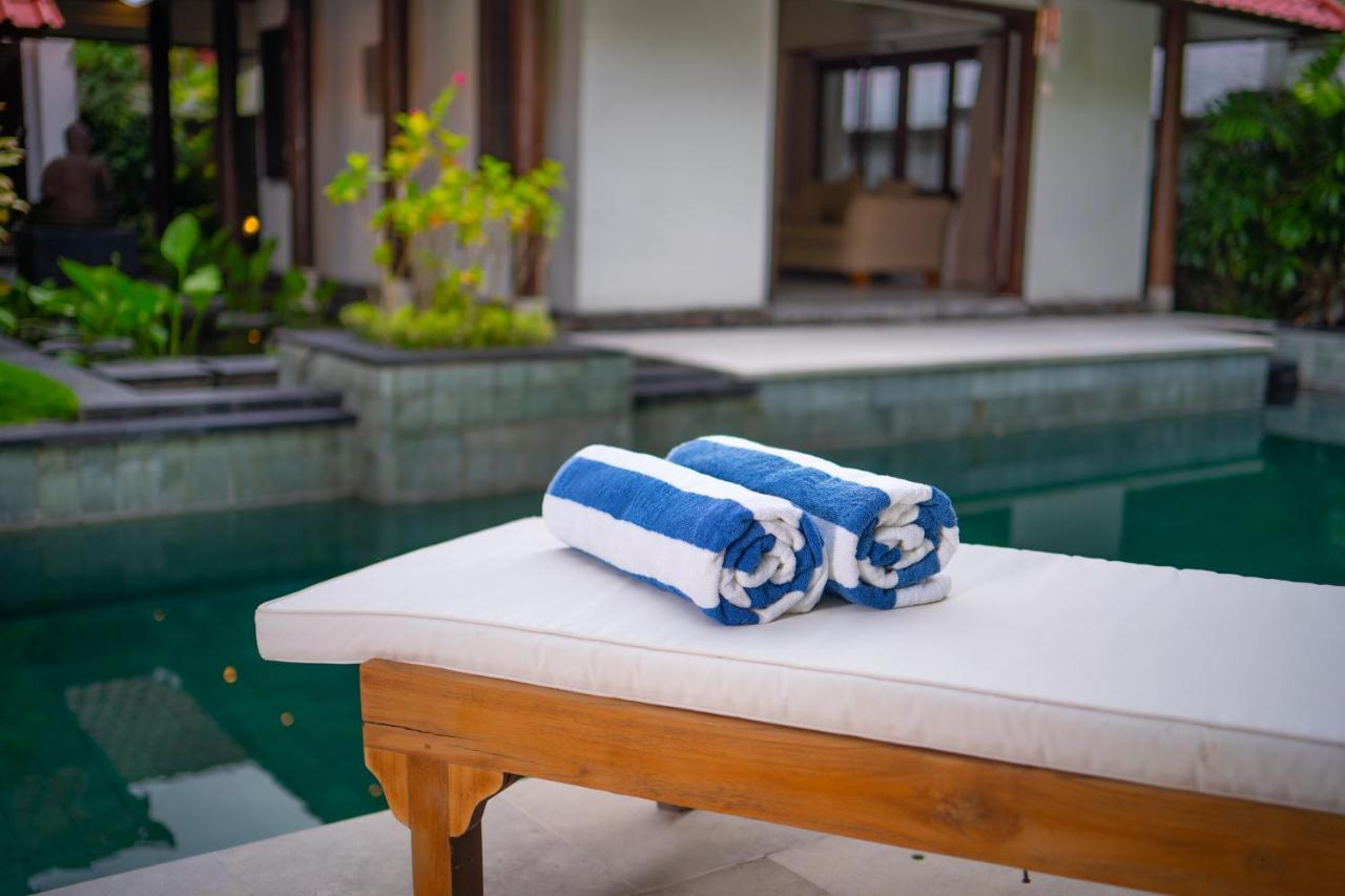 Luxury 3 Bed Villa With Pool In Great Location With Beachfront Spa Access Sanur  Exterior photo